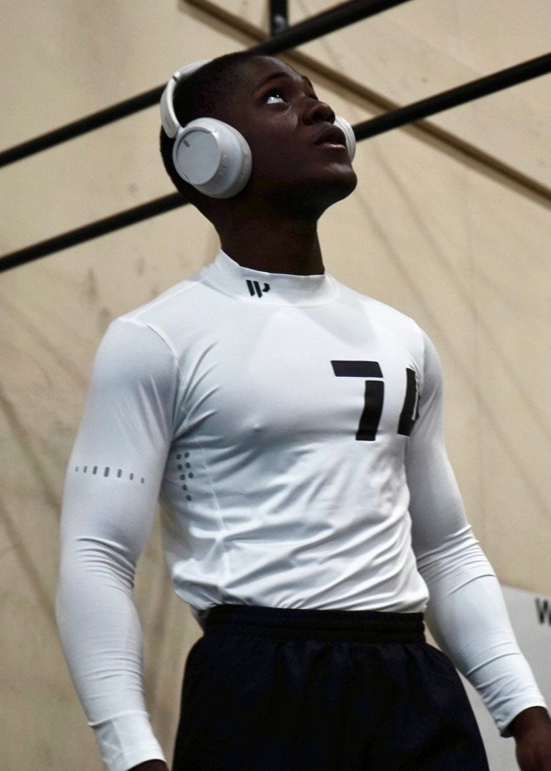 003) Atomic Number Long Sleeve Compression