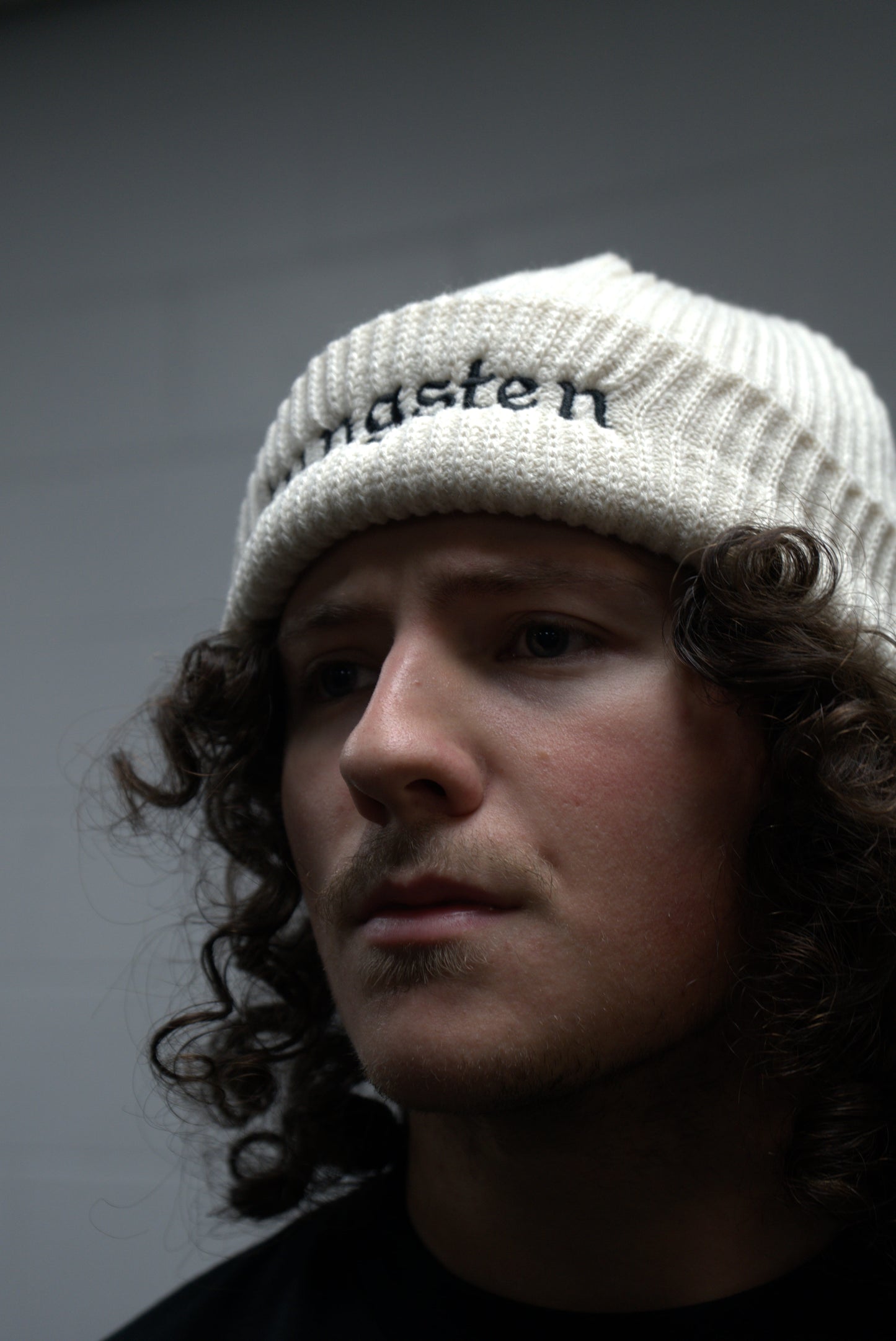 014) Embroidered Ribbed Beanie